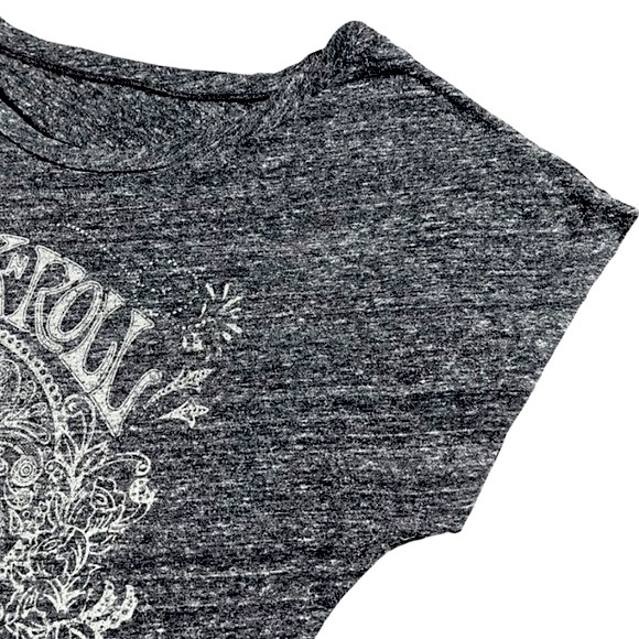 Stranded 📌large dark grey, curved hem scoop neck skull image short sleeve shirt - Picture 5 of 6